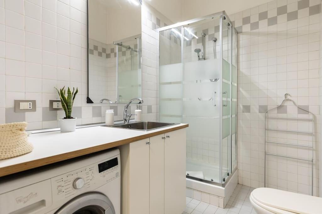 Suite In Via Del Pratello Bologna Bagian luar foto