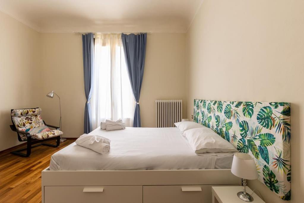 Suite In Via Del Pratello Bologna Bagian luar foto