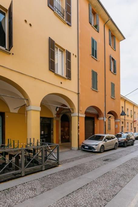 Suite In Via Del Pratello Bologna Bagian luar foto