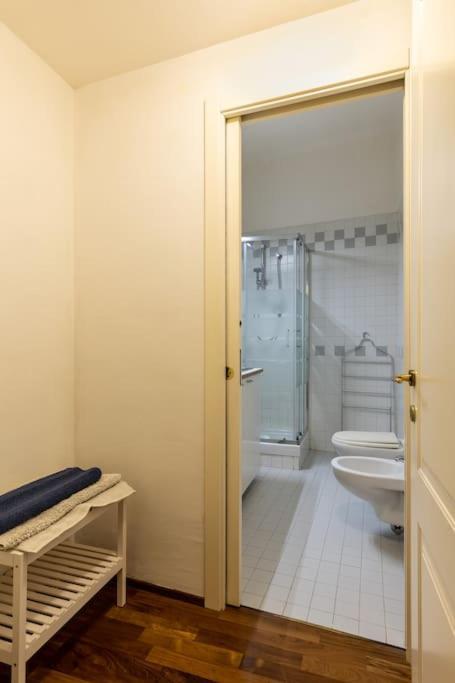 Suite In Via Del Pratello Bologna Bagian luar foto