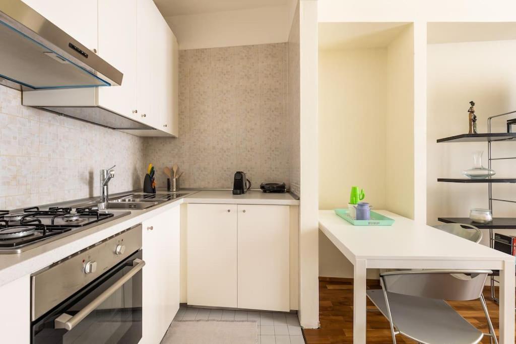 Suite In Via Del Pratello Bologna Bagian luar foto