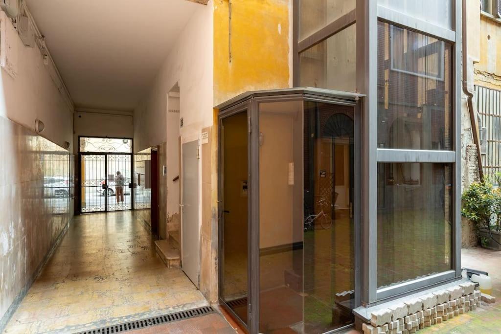 Suite In Via Del Pratello Bologna Bagian luar foto